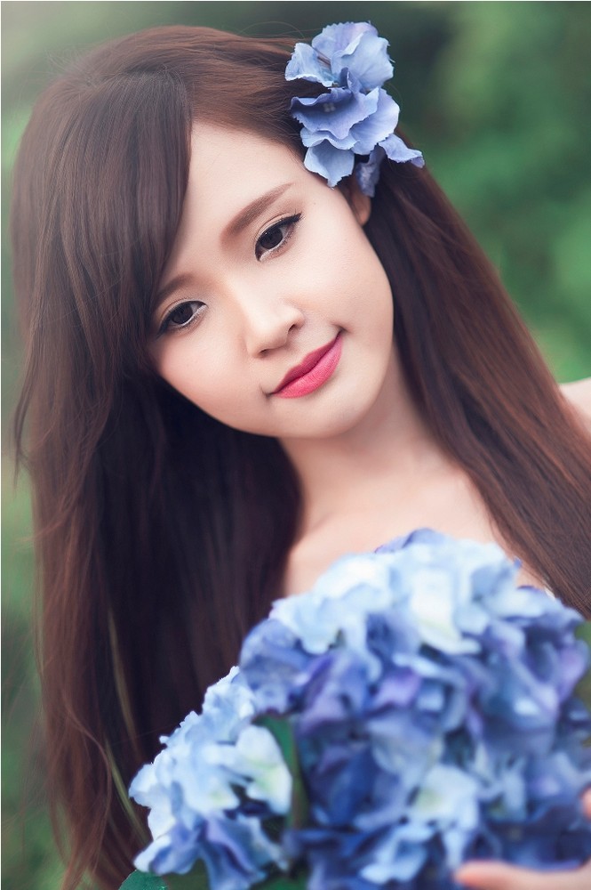 Chính vẻ đẹp trong sáng, sự thân thiện và tính cách khá dễ thương của cô nàng đã chiếm được tình cảm của rất nhiều khán giả trẻ