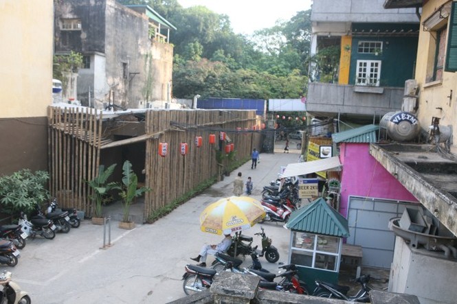 Theo một phụ nữ sống gần khu Zone 9 cho biết, sau khi xảy ra sự cố, khách đến khu vui chơi không nhiều như trước nữa