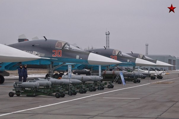 Được trang bị 2 động cơ AL-31FM1, Su-34 là máy bay thuộc thế hệ 4+. Nó được mệnh danh là