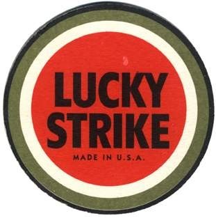 1. Lucky Strike Năm thành lập: 1871 Lĩnh vực kinh doanh: Thuốc lá Công ty mẹ hiện tại: British American Tobacco PLC Trụ sở chính hiện tại: Anh Công ty thuốc lá Lucky Strike được thành lập tại Virginia vào năm 1871. Đây là một trong những công ty đầu tiên đưa máy móc vào quy trình sản xuất thuốc lá. Trong thời kỳ hoàng kim kéo dài suốt nửa đầu thế kỷ 20, Lucky Strike là nhãn hiệu thuốc lá bán chạy nhất thế giới, đồng thời là công ty sản xuất thuốc lá hàng đầu nước Mỹ. Thời gian sau đó, doanh số công ty bắt đầu sụt giảm mạnh. Tới năm 1994, PLC - công ty thuốc lá có trụ sở tại Anh đã đạt được thỏa thuận mua lại Lucky Strike, cùng tất cả các chi nhánh của nó.