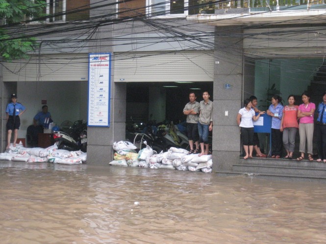 Ngăn nước bằng tải cát
