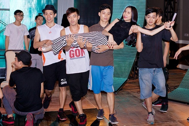 Thủy Tiên tất bật cho đêm Gala nhạc Việt - ảnh 5