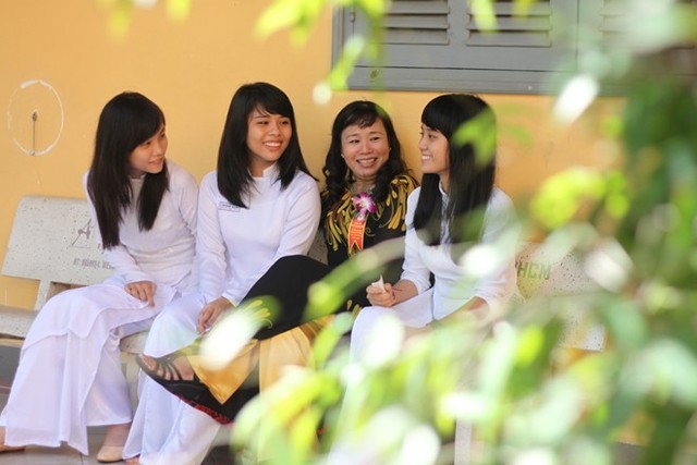 Ngày hội cũng là dịp để cô trò gần gũi nhau hơn sau những giờ học trên lớp