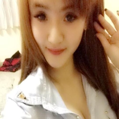 Cằm dài ra hơn so với một năm trước đó