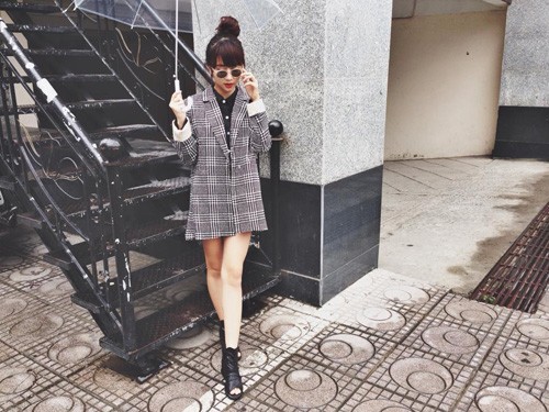Có thể nói, Quỳnh Anh Shyn là một trong những cô nàng ăn mặc đẹp nhất giới hot girl Hà thành hiện nay. Từ một cô bé xì tin, nhí nhảnh trong