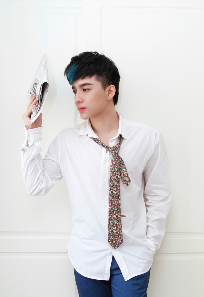 Làn da cũng được cải thiện, trắng mịn không tỳ vết.
Bài viết: http://news.zing.vn/9X-xau-trai-phau-thuat-tham-my-thanh-hot-boy-post376066.html
Nguồn Zing News