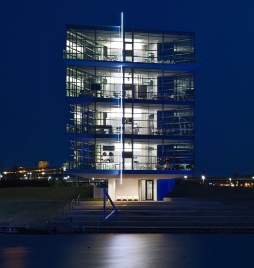 4. Tháp Chesapeake Finish Line Địa điểm: Thành phố Oklahoma, Nhật Bản Thiết kế: Elliott và Associates Architects Khách hàng: Tập đoàn Chesapeake Energy
Bài viết: http://news.zing.vn/15-cong-trinh-kien-truc-dep-nhat-the-gioi-nam-2013-post377881.html#category_featured.noibat
Nguồn Zing News