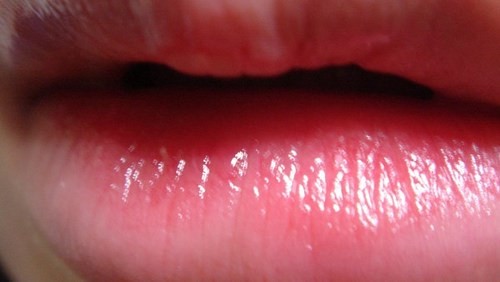 Son tint trở thành trào lưu làm đẹp trong một thời gian dài bởi nó khá rẻ, bám màu lâu