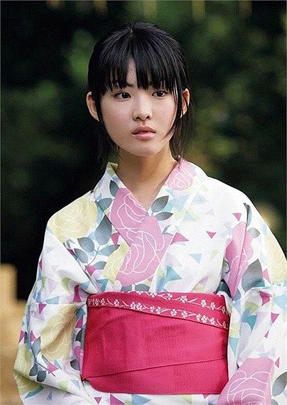 Fukuda Mayuko là nữ sinh cực nổi trong giới trẻ Nhật, dù chỉ mới 19 tuổi nhưng cô bạn đã trở thành cái tên đắt giá của nhiều chương trình truyền hình ở Nhật