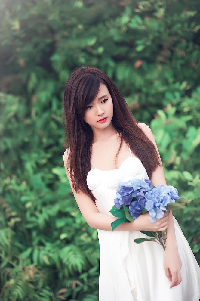Dù đã từ bỏ hình ảnh hot girl và theo phong cách trưởng thành hơn nhưng Midu vẫn khiến các fan