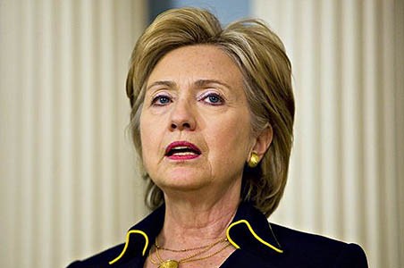 Bà Hillary hé mở việc tiếp tục phụng sự ông Obama - ảnh 1