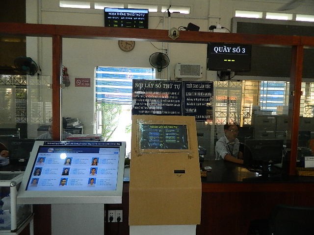 Công sở TPHCM vắng như chùa Bà Đanh - ảnh 5