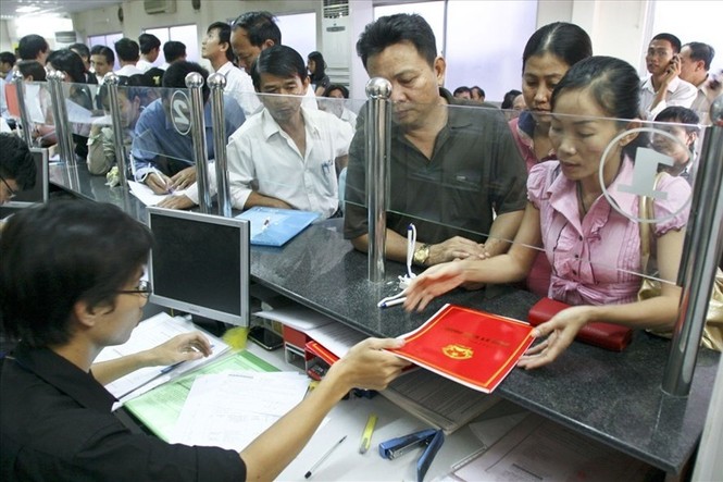 TPHCM nâng thu nhập 0,6 lần cho cán bộ công chức từ ngày 1/4 - ảnh 1