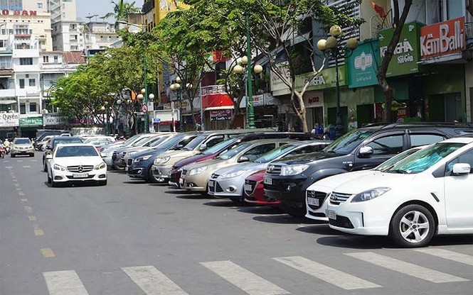 TPHCM lúng túng khi thu phí dừng đỗ ô tô qua điện thoại - ảnh 2