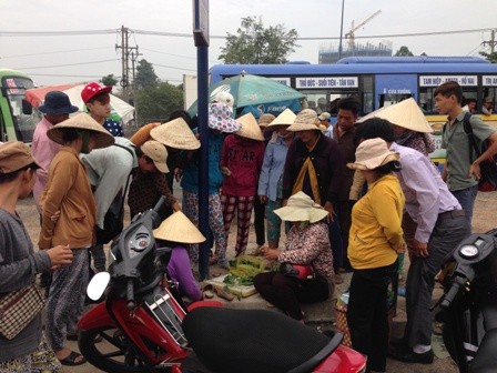Nhiều người sưng, ngứa chân khi đi dép Trung Quốc - ảnh 3