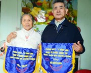 Chuyện tình kỳ lạ của cặp vợ chồng bốc phét nhất Việt Nam - ảnh 1