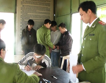 Chém xong chưa hả giận vào tận bệnh viện truy sát - ảnh 1