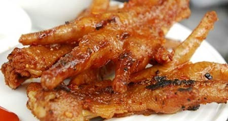 “Phù phép” chân gà thối thành đặc sản - ảnh 2