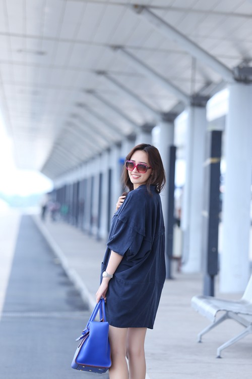 Mai Phương Thúy nổi bật ở sân bay - ảnh 2