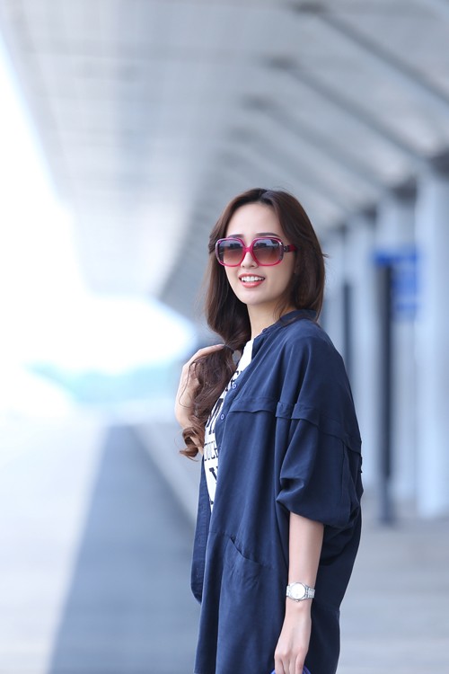 Mai Phương Thúy nổi bật ở sân bay - ảnh 3
