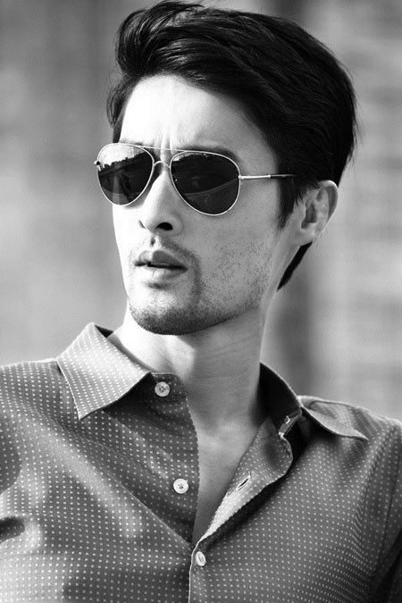 Johnny Trí Nguyễn: Đàn ông “tấn công” tôi nhiều hơn đàn bà - ảnh 1