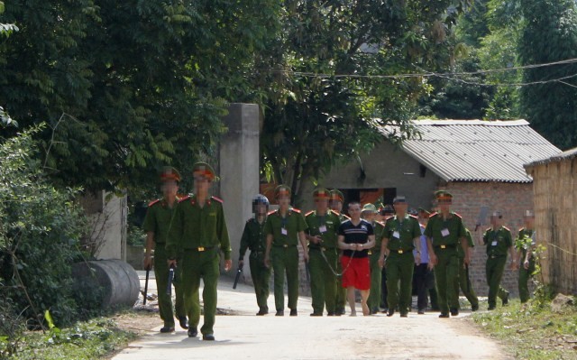 Cả trăm người xem mặt nghi phạm giết người khiến ông Chấn tù oan - ảnh 12