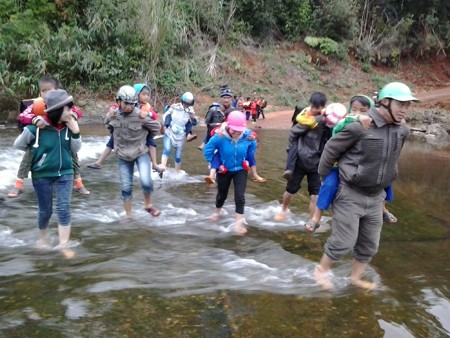 Nửa đêm đi “kéo” học trò đến lớp - ảnh 3