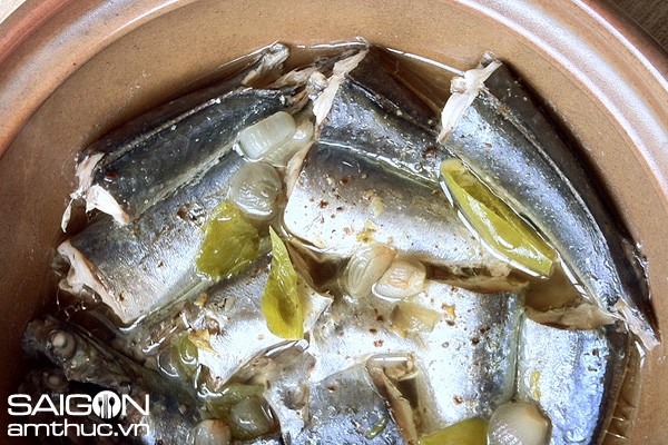 Cá nục nấu canh dưa hồng - ảnh 1