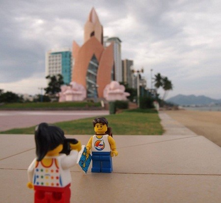 Chùa Một Cột, biển Hội An... trên bộ ảnh lego gây sốt - ảnh 10