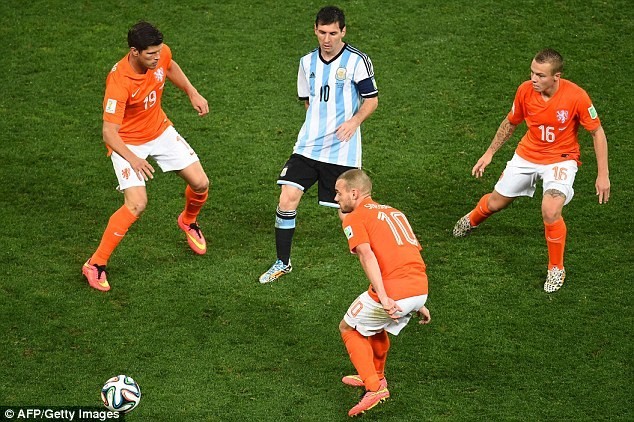Bị kiểm tra doping, Messi vẫn 'tươi như hoa' - ảnh 2