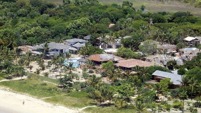 Rèn sự đoàn kết, tuyển Đức tự xây khách sạn - ảnh 1