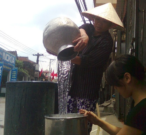 'Nấu' rượu không khói: Cồn + nước lã + hương liệu? - ảnh 5