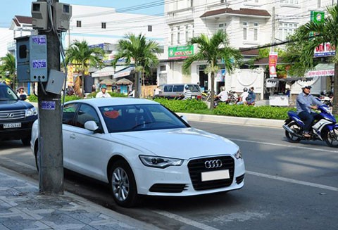 Dàn xe siêu sang xuất hiện trong đám cưới con đại gia Cà Mau - ảnh 3