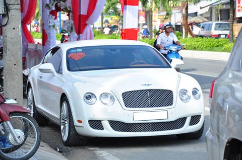 Dàn xe siêu sang xuất hiện trong đám cưới con đại gia Cà Mau - ảnh 4