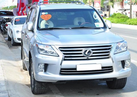 Dàn xe siêu sang xuất hiện trong đám cưới con đại gia Cà Mau - ảnh 6