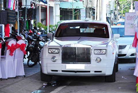 Dàn xe siêu sang xuất hiện trong đám cưới con đại gia Cà Mau - ảnh 8