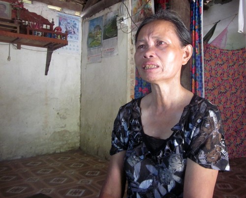 Mẹ thủ khoa 'sẽ cầm sổ đỏ để con đi học' - ảnh 1