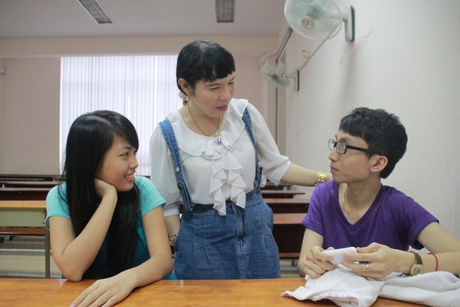 Học trò của cô giáo chuyển giới nghỉ 4 - 6 năm vẫn đậu ĐH - ảnh 1