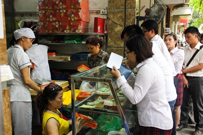 Kiểu bán hàng kèm chờ đợi, chửi mắng độc nhất Hà Nội - ảnh 6