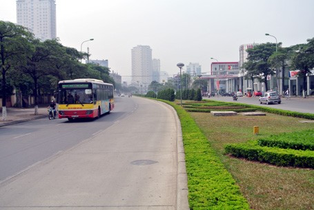 Nhà chờ xe buýt 'sang trọng' ở Hà Nội - ảnh 12