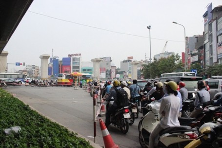 Hà Nội: Ùn tắc kéo dài tại điểm thi công hầm chui Thanh Xuân - ảnh 7