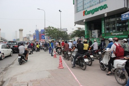 Hà Nội: Ùn tắc kéo dài tại điểm thi công hầm chui Thanh Xuân - ảnh 8