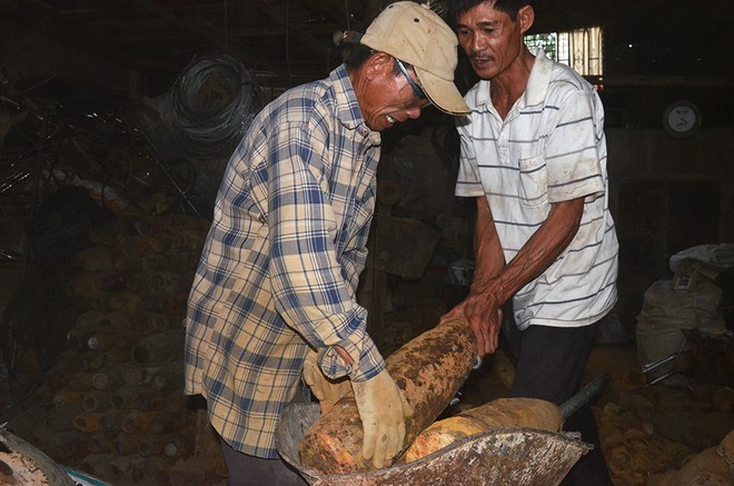 Bên trong vựa phế liệu chiến tranh ở Quảng Trị - ảnh 6