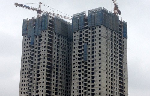 Ê hề nhà rẻ: Dân bớt 'cuồng', cò chưa thôi hét giá - ảnh 1