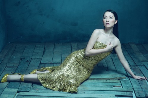 Linh Nga kiêu sa với váy ánh kim - ảnh 6