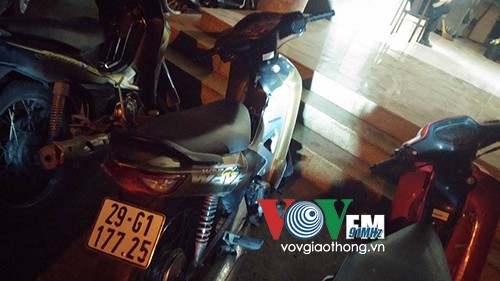 Vứt ma túy ra đường, 2 đối tượng “hớn hở” tại công an phường - ảnh 1