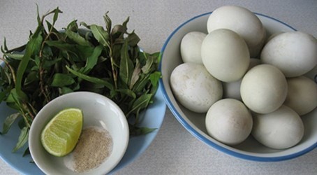 7 điều bạn nên biết khi ăn trứng vịt lộn - ảnh 1