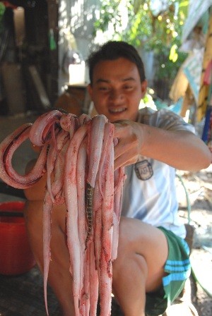 'Đột nhập' lò chế biến rắn, trăn lớn bậc nhất miền Tây - ảnh 2