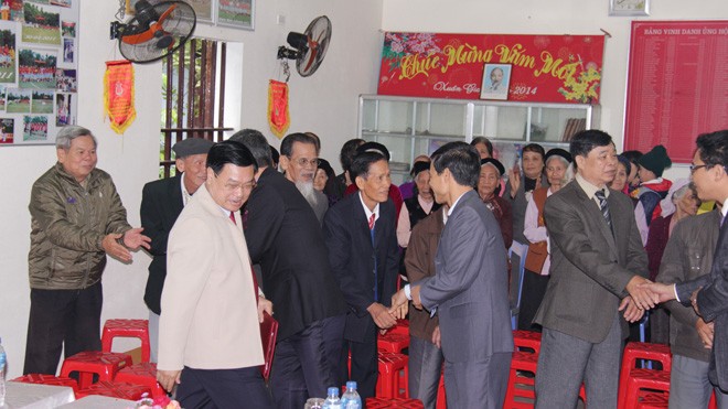 Dân làng mổ lợn, hát Xoan mừng ngày hội đoàn kết - ảnh 4