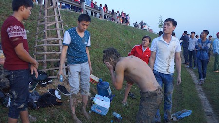 Xe chở công nhân đi ăn cưới gặp tai nạn kinh hoàng ở Nghệ An - ảnh 17